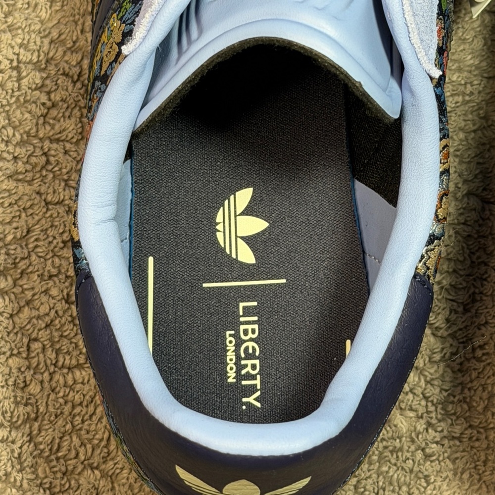 Adidas gazelle j
London floral embroidery 
Brand new - Picture 7 of 13